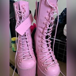 Pink traitor platform boots